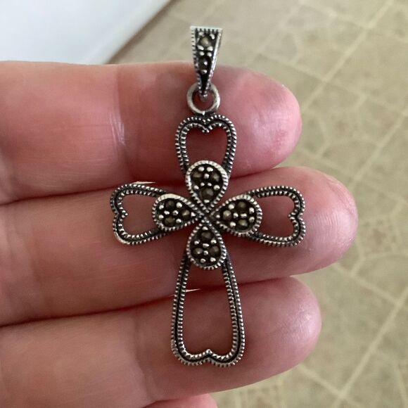 Sterling SILVER 925 MARCASITE BEAUTIFUL CROSS - Picture 3 of 7
